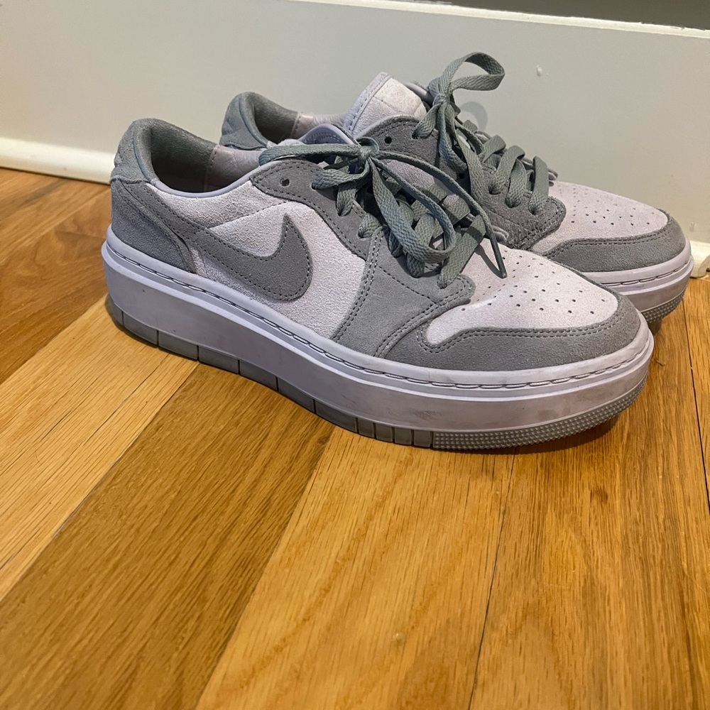 Nike Air Tennis Shoes